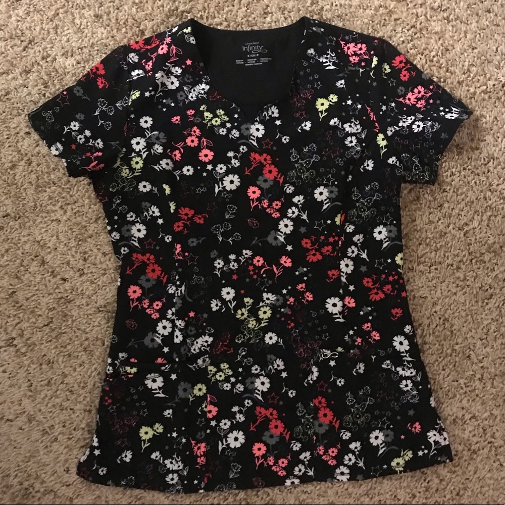 Cherokee Infinity Floral scrub top size S